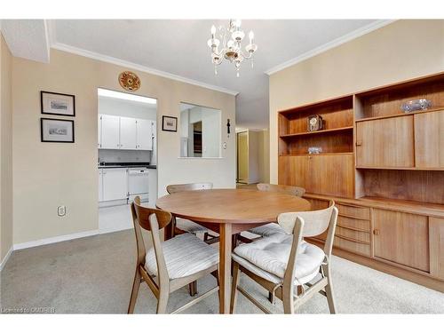 202-1359 White Oaks Boulevard, Oakville, ON - Indoor Photo Showing Dining Room