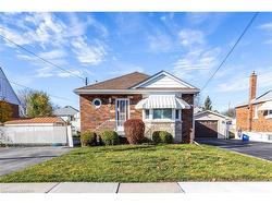 208 East 32nd Street  Hamilton, ON L8V 3S4