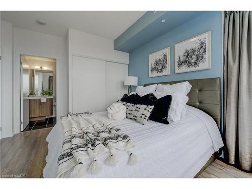 1404-85 Duke Street W, Kitchener, ON - Indoor Photo Showing Bedroom