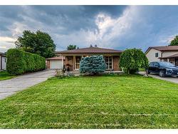 76 Appalachian Crescent  Kitchener, ON N2E 1A4