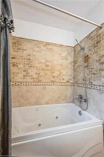 282 Langford Place, Waterloo, ON - Indoor Photo Showing Bathroom