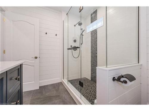 129 Rennie Boulevard, Fergus, ON - Indoor Photo Showing Bathroom
