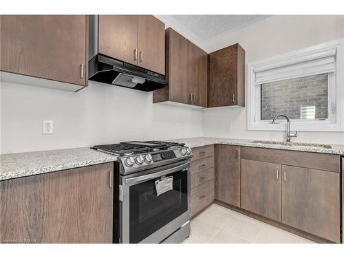 242 Raspberry Place, Waterloo, ON - Indoor Photo Showing Kitchen
