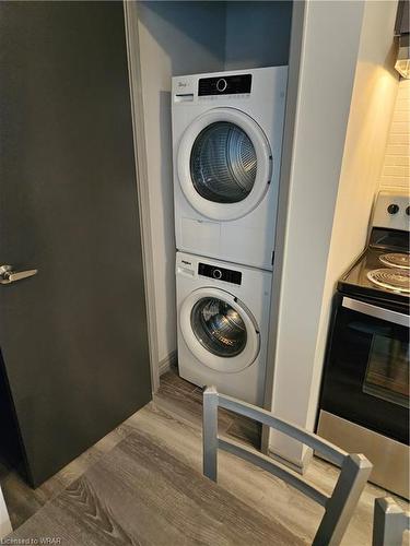 B404-275 Larch Street, Waterloo, ON - Indoor Photo Showing Laundry Room