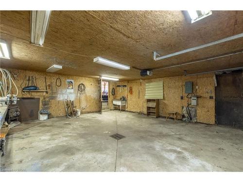 5866 Glendon Drive, Appin, ON - Indoor Photo Showing Garage