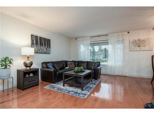421 Franklin Street N, Kitchener, ON - Indoor Photo Showing Living Room
