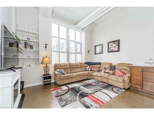 102-404 King Street W, Kitchener, ON - Indoor Photo Showing Living Room