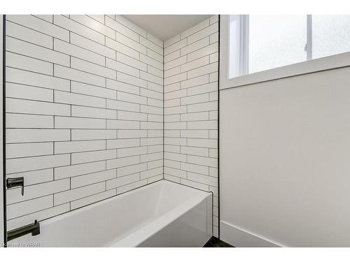 160 Louise Creek Crescent, Elmwood, ON - Indoor Photo Showing Bathroom