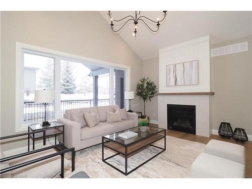 50 Carriage Crossing, Drayton, ON - Indoor Photo Showing Living Room
