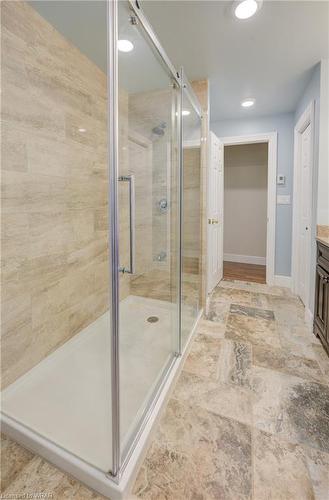 550 Silver Street, Mount Forest, ON - Indoor Photo Showing Bathroom
