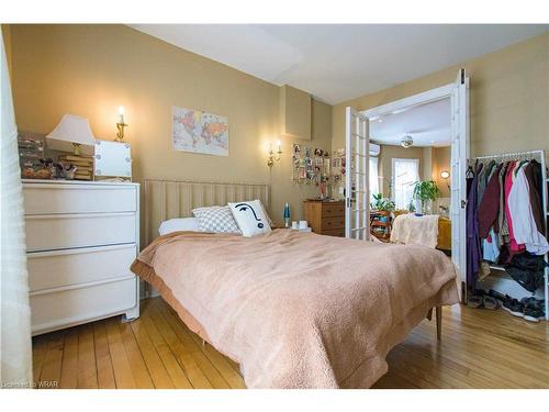 40-42 Blenheim Road, Cambridge, ON - Indoor Photo Showing Bedroom