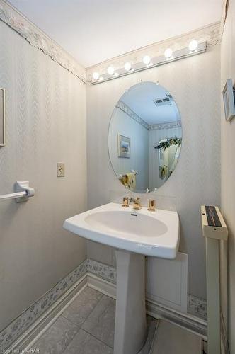 1601-4 Willow Street, Waterloo, ON - Indoor Photo Showing Bathroom