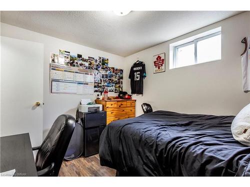 43 Hickory Street W, Waterloo, ON - Indoor Photo Showing Bedroom