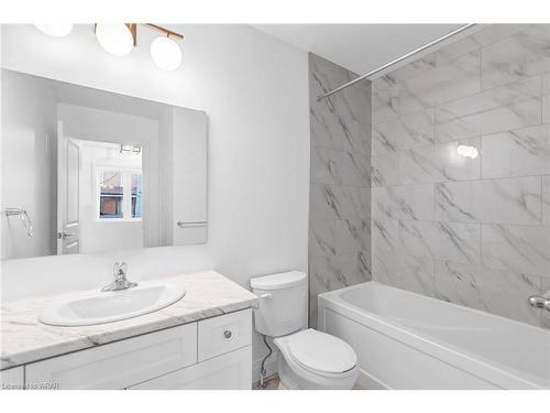 1-278 Hunter Street, Woodstock, ON - Indoor Photo Showing Bathroom