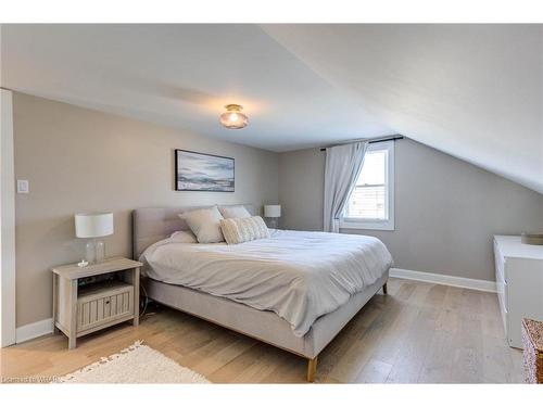 137 Elgin Street South Street S, Mount Forest, ON - Indoor Photo Showing Bedroom