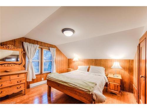 33 Margaret Avenue, Kitchener, ON - Indoor Photo Showing Bedroom