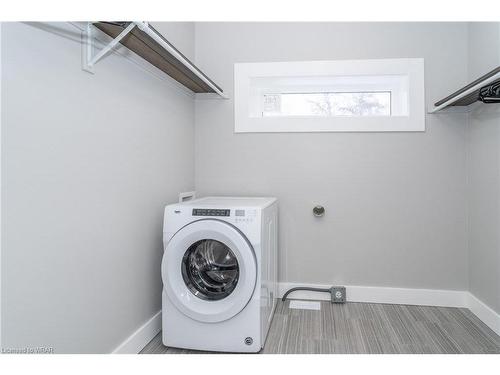 17 Deerhurst Highlands Drive, Huntsville, ON - Indoor Photo Showing Laundry Room
