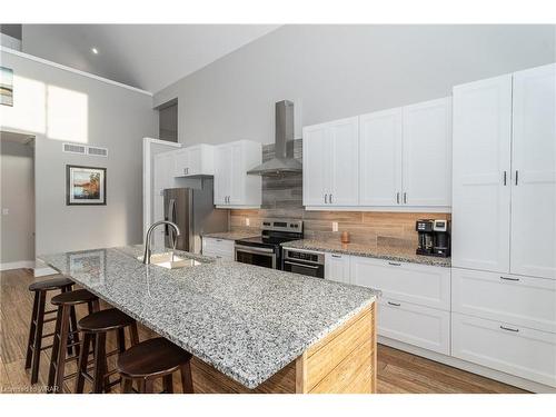 17 Deerhurst Highlands Drive, Huntsville, ON - Indoor Photo Showing Kitchen With Upgraded Kitchen