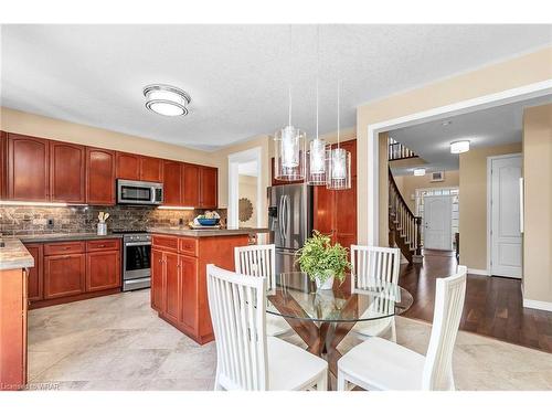 906 Fung Place, Kitchener, ON - Indoor Photo Showing Kitchen