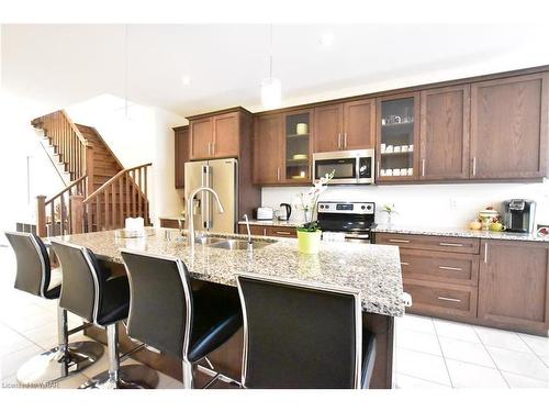 510 Blair Creek Drive, Kitchener, ON - Indoor Photo Showing Kitchen With Double Sink With Upgraded Kitchen