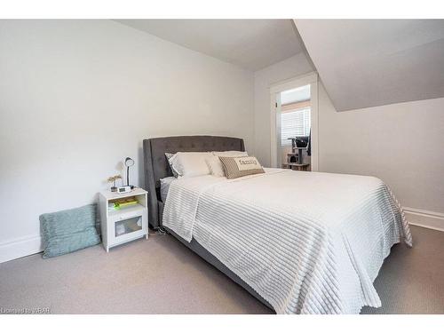 234 Herbert Street, Waterloo, ON - Indoor Photo Showing Bedroom