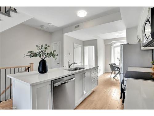 31-2 Willow Street, Paris, ON - Indoor Photo Showing Kitchen With Double Sink