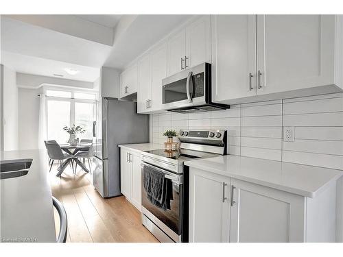 31-2 Willow Street, Paris, ON - Indoor Photo Showing Kitchen With Stainless Steel Kitchen With Double Sink With Upgraded Kitchen