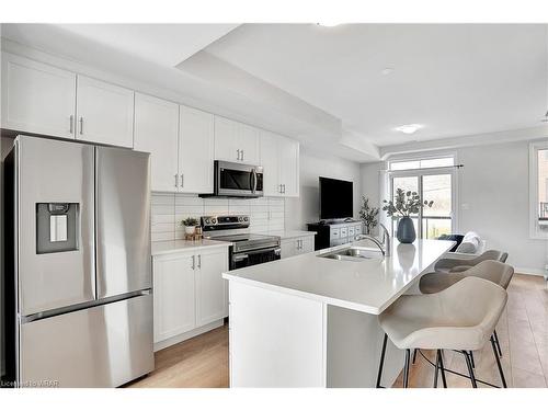 31-2 Willow Street, Paris, ON - Indoor Photo Showing Kitchen With Stainless Steel Kitchen