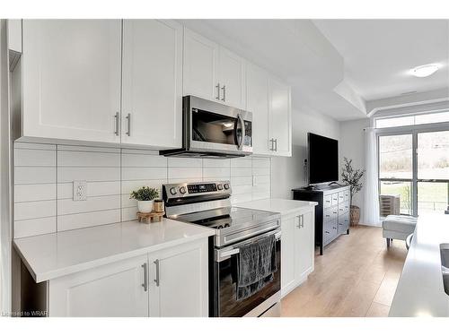 31-2 Willow Street, Paris, ON - Indoor Photo Showing Kitchen