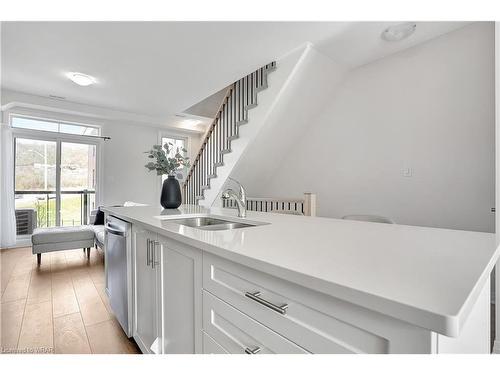 31-2 Willow Street, Paris, ON - Indoor Photo Showing Kitchen With Double Sink