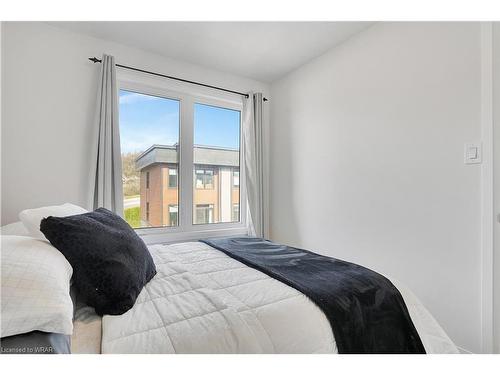 31-2 Willow Street, Paris, ON - Indoor Photo Showing Bedroom