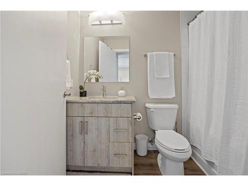 2204-60 Charles Street W, Kitchener, ON - Indoor Photo Showing Bathroom
