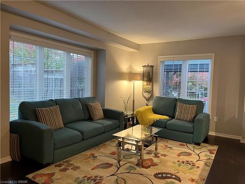 136 Bailey Drive, Cambridge, ON - Indoor Photo Showing Living Room