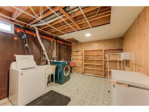 68 Winding Way, Brantford, ON - Indoor Photo Showing Laundry Room