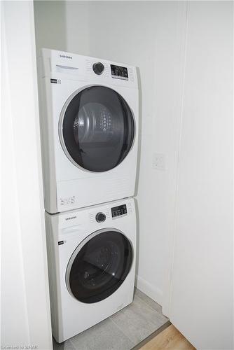 1704-741 King Street W, Kitchener, ON - Indoor Photo Showing Laundry Room