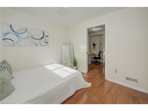 4C-139 Brighton Street, Waterloo, ON - Indoor Photo Showing Bedroom