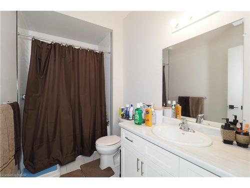 24 Edgewood Drive, Kitchener, ON - Indoor Photo Showing Bathroom
