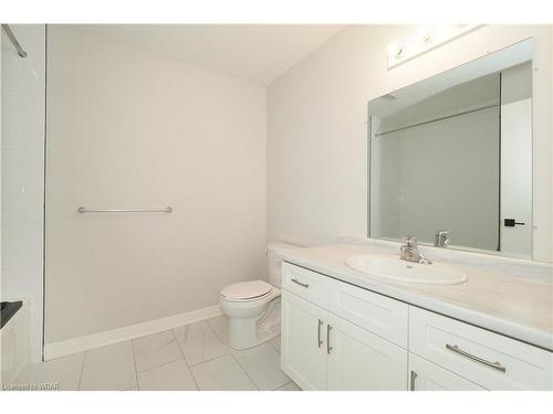 24 Edgewood Drive, Kitchener, ON - Indoor Photo Showing Bathroom