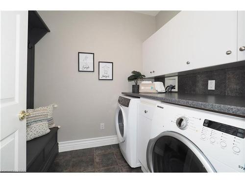 31-260 Deer Ridge Drive, Kitchener, ON - Indoor Photo Showing Laundry Room