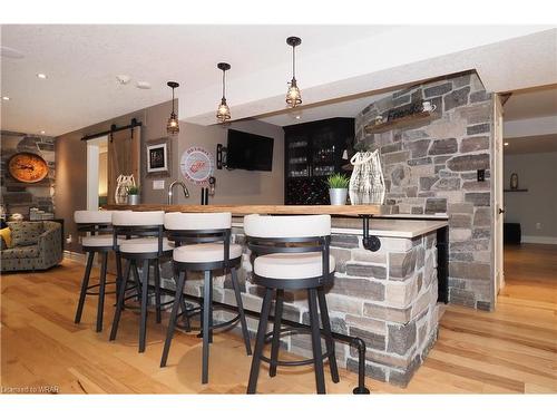 31-260 Deer Ridge Drive, Kitchener, ON - Indoor Photo Showing Dining Room