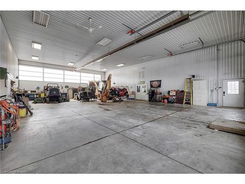 481 Lynden Road, Brantford, ON - Indoor Photo Showing Garage