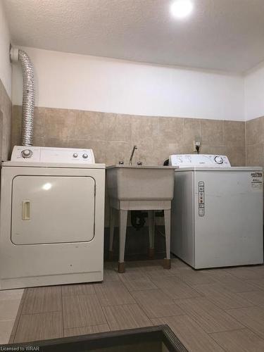 7610 Anaka Drive, Mississauga, ON - Indoor Photo Showing Laundry Room
