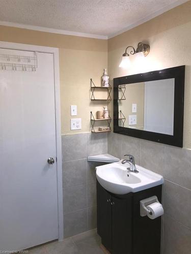 7610 Anaka Drive, Mississauga, ON - Indoor Photo Showing Bathroom