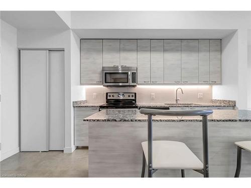 812-280 Lester Street, Waterloo, ON - Indoor Photo Showing Kitchen With Stainless Steel Kitchen With Upgraded Kitchen