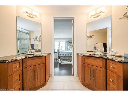 1106-250 Glenridge Drive, Waterloo, ON - Indoor Photo Showing Bathroom
