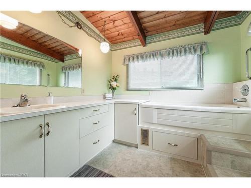 72 Massey Avenue, Kitchener, ON - Indoor Photo Showing Bathroom