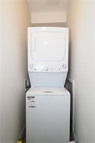 35 Belmont Avenue W, Kitchener, ON - Indoor Photo Showing Laundry Room