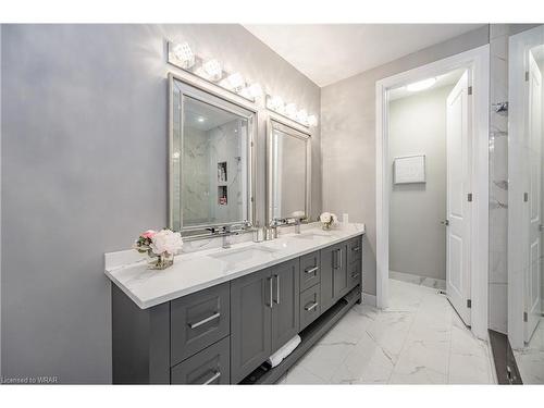 55 Valleyscape Drive, Kitchener, ON - Indoor Photo Showing Bathroom