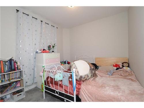 35 Belmont Avenue W, Kitchener, ON - Indoor Photo Showing Bedroom