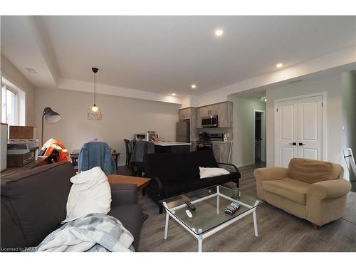 35 Belmont Avenue W, Kitchener, ON - Indoor Photo Showing Living Room